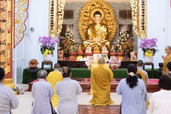 CÁC CẤP LÃNH ĐẠO, QUÝ THẦY CÔ TRONG VÀ NGOÀI HUYỆN CHÚC TẾT CHÙA QUÊ HƯƠNG NGÀY 23/01/2025