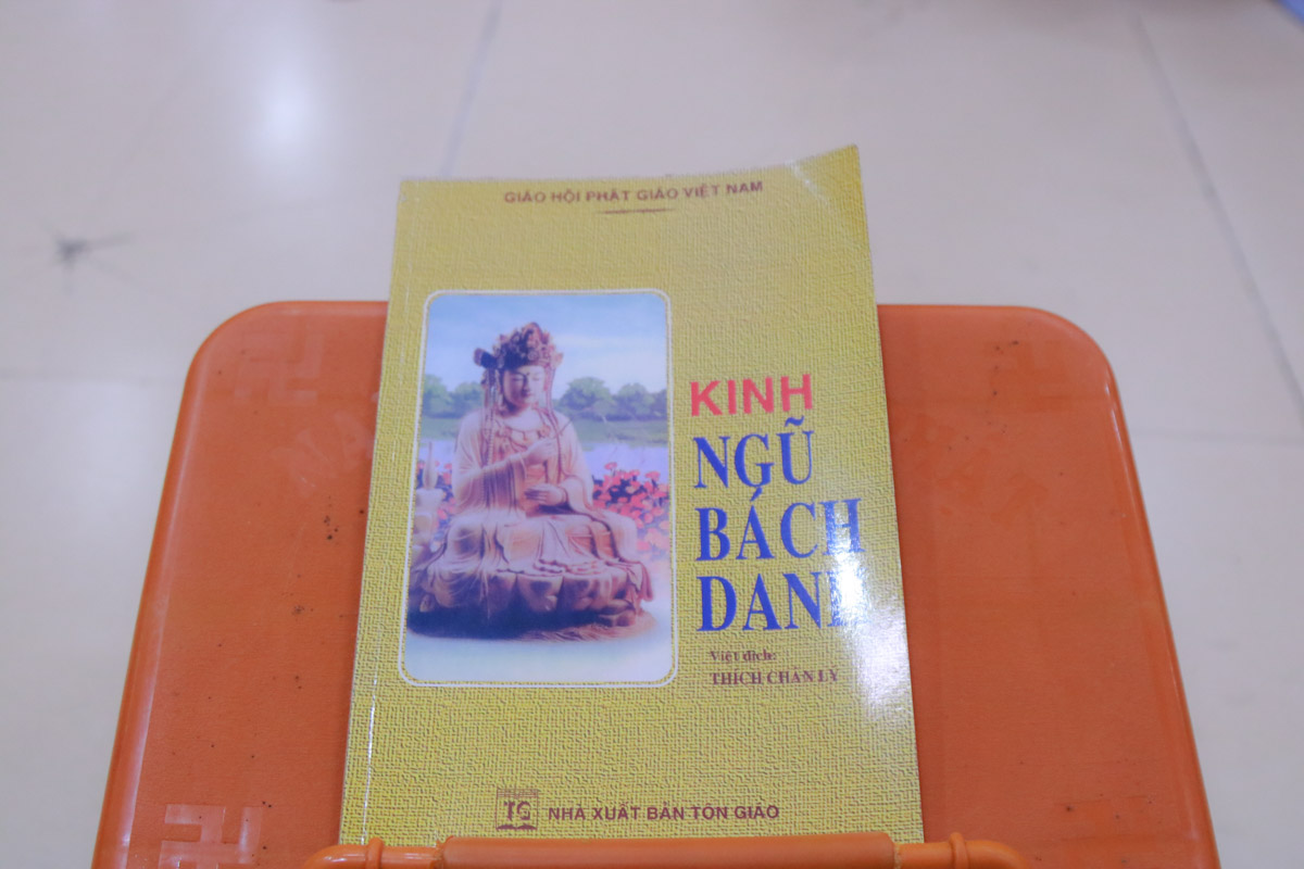 KHAI KINH NGŨ BÁCH DANH – Ý NGHĨA SÂU XA TỪ MỖI LỜI LẠY PHẬT